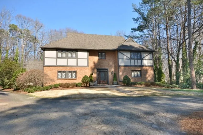 2930 Spalding Drive, Sandy Springs, Georgia 30350, 7 Bedrooms Bedrooms, ,6 BathroomsBathrooms,Residential,Sold,2930 Spalding Drive,5848585