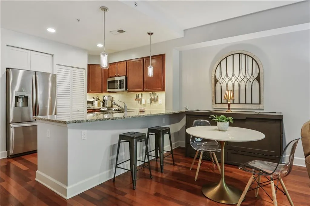200 River Vista Drive Unit 239, Atlanta, Georgia 30339, 1 Bedroom Bedrooms, ,1 BathroomBathrooms,Residential,Sold,200 River Vista Drive Unit 239,7037487