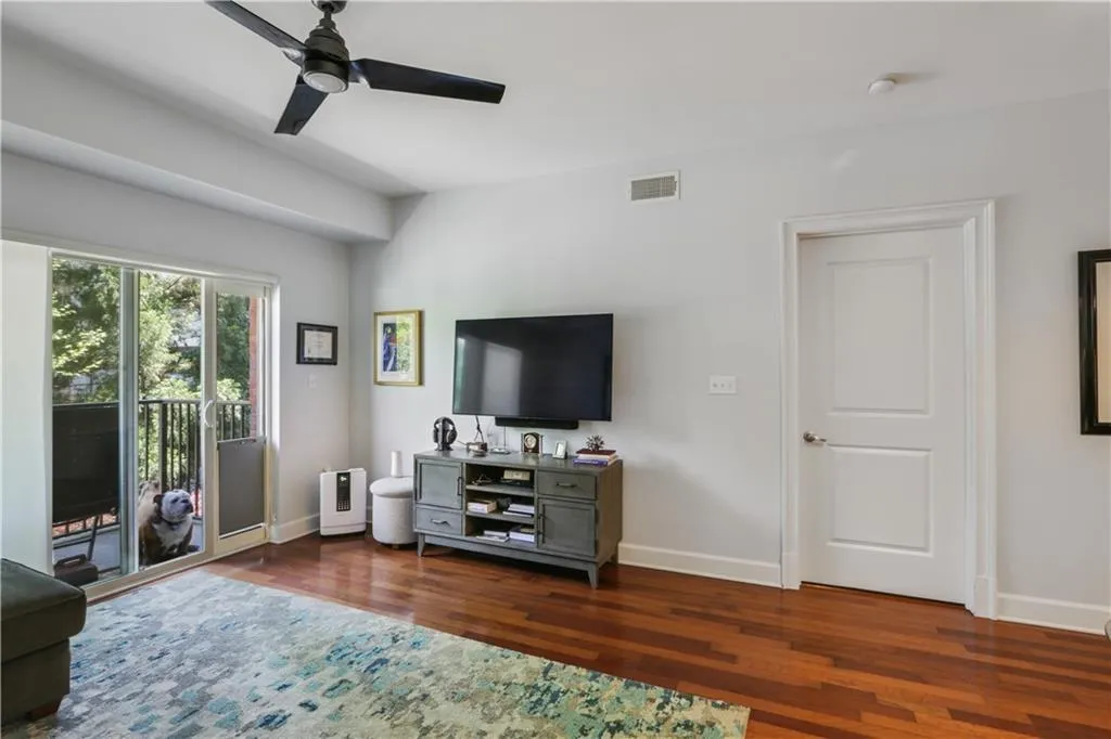 200 River Vista Drive Unit 239, Atlanta, Georgia 30339, 1 Bedroom Bedrooms, ,1 BathroomBathrooms,Residential,Sold,200 River Vista Drive Unit 239,7037487