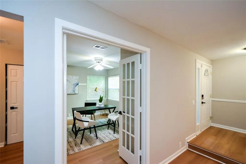 46 Dunwoody Springs Drive, Atlanta, Georgia 30328, 3 Bedrooms Bedrooms, ,2 BathroomsBathrooms,Residential,For Sale,46 Dunwoody Springs Drive,7687024