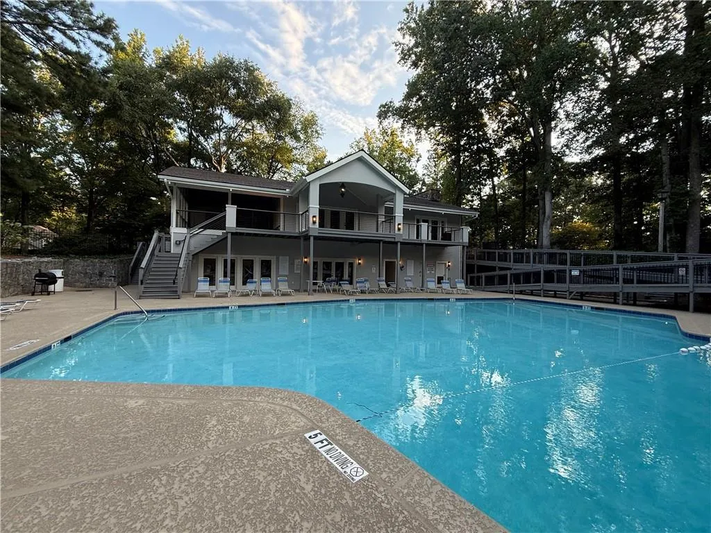 46 Dunwoody Springs Drive, Atlanta, Georgia 30328, 3 Bedrooms Bedrooms, ,2 BathroomsBathrooms,Residential,For Sale,46 Dunwoody Springs Drive,7687024