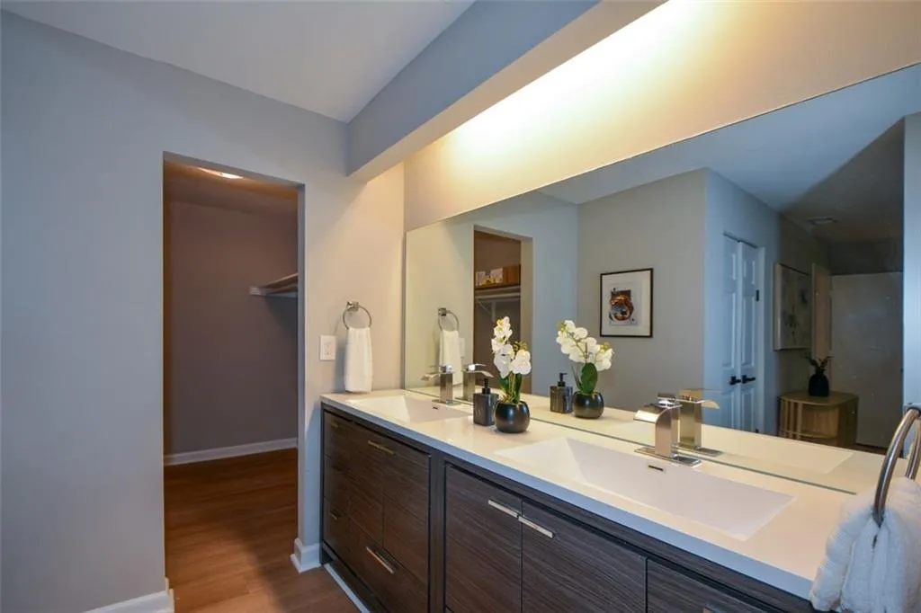 46 Dunwoody Springs Drive, Atlanta, Georgia 30328, 3 Bedrooms Bedrooms, ,2 BathroomsBathrooms,Residential,For Sale,46 Dunwoody Springs Drive,7687024