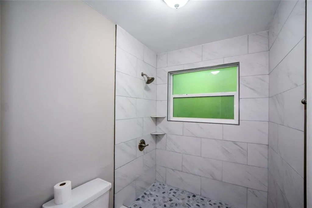 46 Dunwoody Springs Drive, Atlanta, Georgia 30328, 3 Bedrooms Bedrooms, ,2 BathroomsBathrooms,Residential,For Sale,46 Dunwoody Springs Drive,7687024