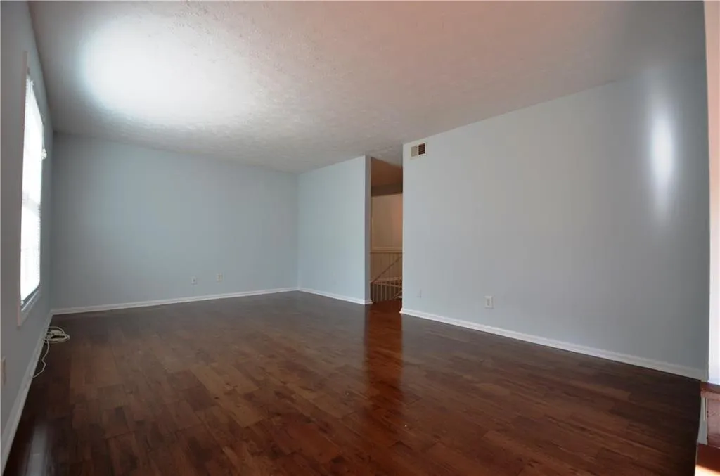 725 Dalrymple Road Unit 6a, Atlanta, Georgia 30328, 4 Bedrooms Bedrooms, ,3 BathroomsBathrooms,Residential,Sold,725 Dalrymple Road Unit 6a,5662675