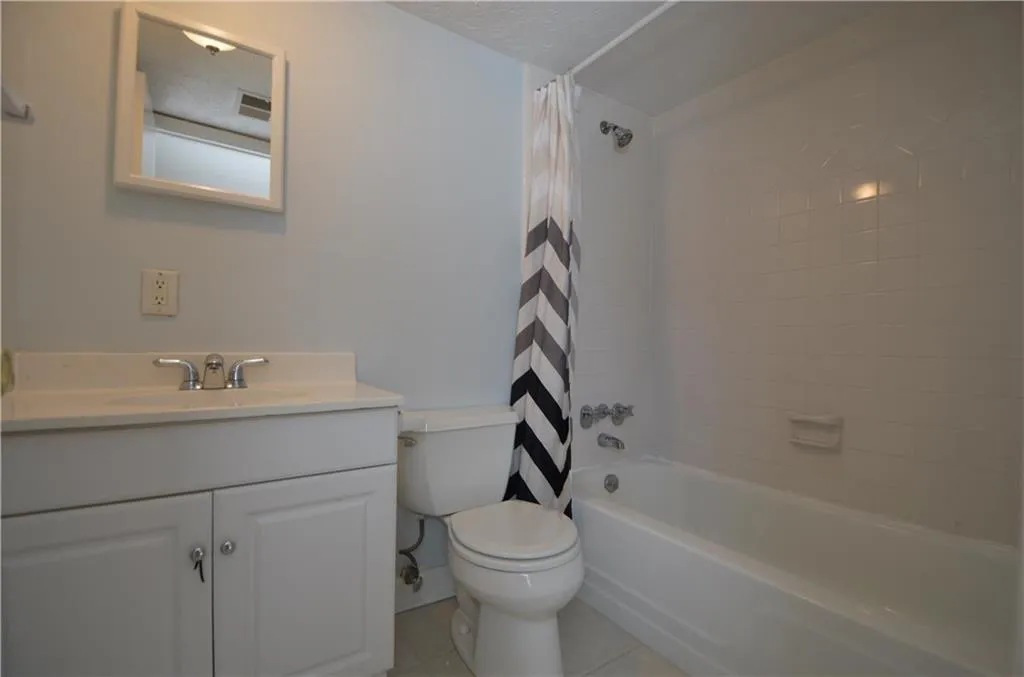 725 Dalrymple Road Unit 6a, Atlanta, Georgia 30328, 4 Bedrooms Bedrooms, ,3 BathroomsBathrooms,Residential,Sold,725 Dalrymple Road Unit 6a,5662675