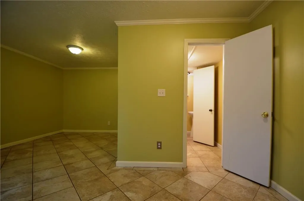 725 Dalrymple Road Unit 6a, Atlanta, Georgia 30328, 4 Bedrooms Bedrooms, ,3 BathroomsBathrooms,Residential,Sold,725 Dalrymple Road Unit 6a,5662675