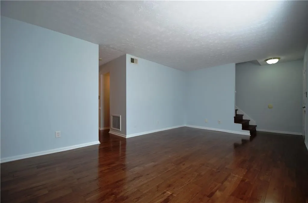 725 Dalrymple Road Unit 6a, Atlanta, Georgia 30328, 4 Bedrooms Bedrooms, ,3 BathroomsBathrooms,Residential,Sold,725 Dalrymple Road Unit 6a,5662675