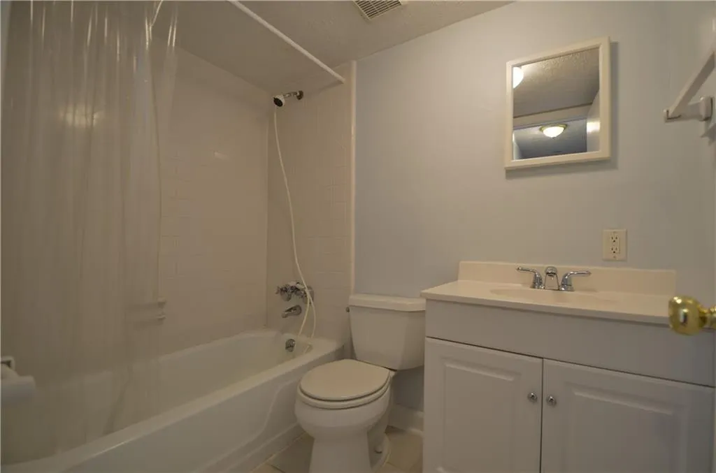 725 Dalrymple Road Unit 6a, Atlanta, Georgia 30328, 4 Bedrooms Bedrooms, ,3 BathroomsBathrooms,Residential,Sold,725 Dalrymple Road Unit 6a,5662675