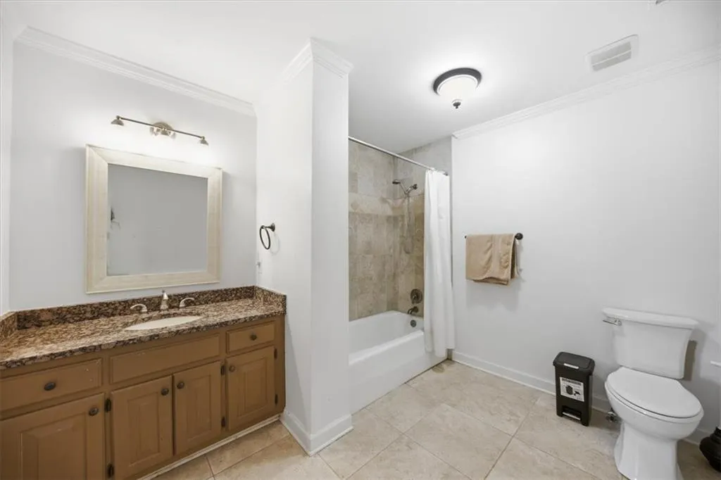 En suite Bathroom #2.