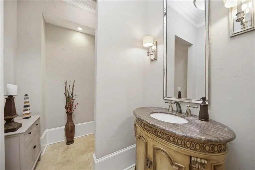 Powder Room.