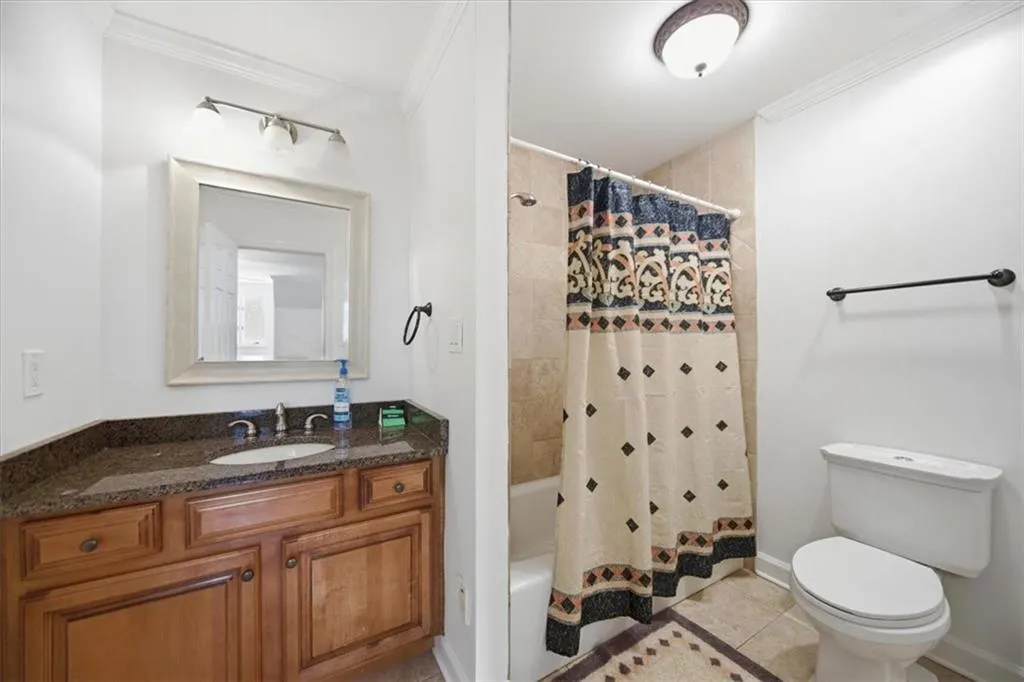 En suite Bathroom #1.