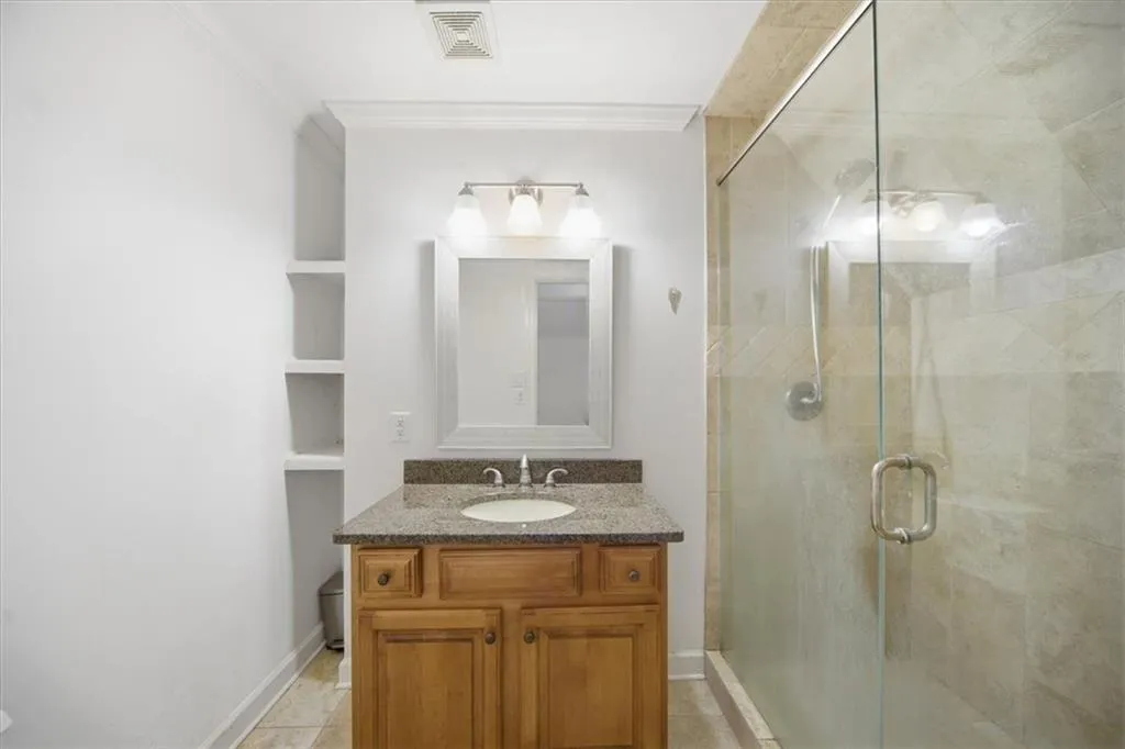 En suite Bathroom #4.