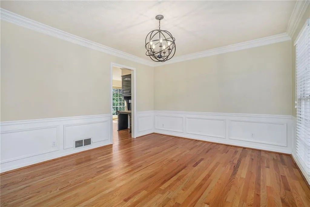 235 Glen Meadow Court, Sandy Springs, Georgia 30328, 4 Bedrooms Bedrooms, ,3 BathroomsBathrooms,Residential,Sold,235 Glen Meadow Court,7003153