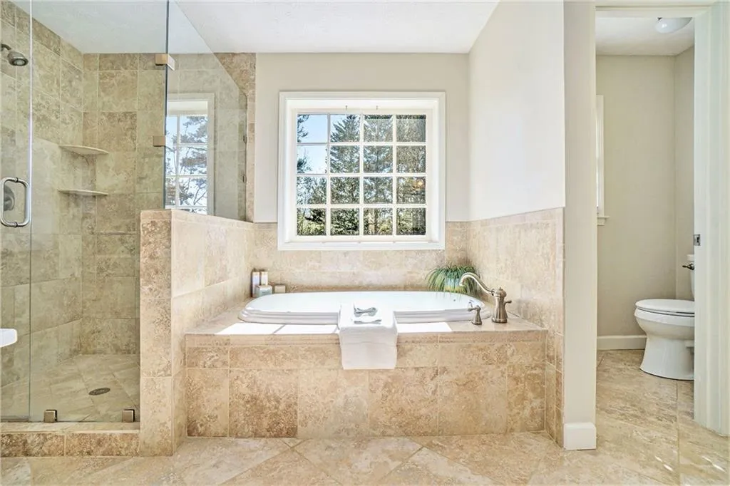 235 Glen Meadow Court, Sandy Springs, Georgia 30328, 4 Bedrooms Bedrooms, ,3 BathroomsBathrooms,Residential,Sold,235 Glen Meadow Court,7003153