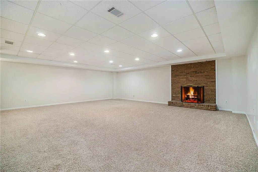 235 Glen Meadow Court, Sandy Springs, Georgia 30328, 4 Bedrooms Bedrooms, ,3 BathroomsBathrooms,Residential,Sold,235 Glen Meadow Court,7003153