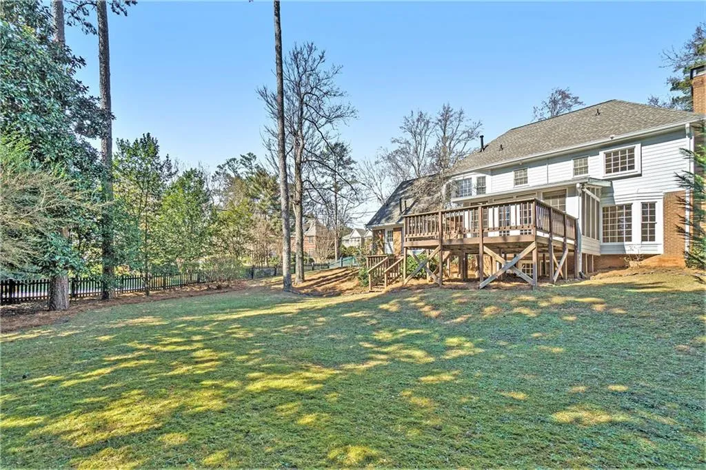235 Glen Meadow Court, Sandy Springs, Georgia 30328, 4 Bedrooms Bedrooms, ,3 BathroomsBathrooms,Residential,Sold,235 Glen Meadow Court,7003153