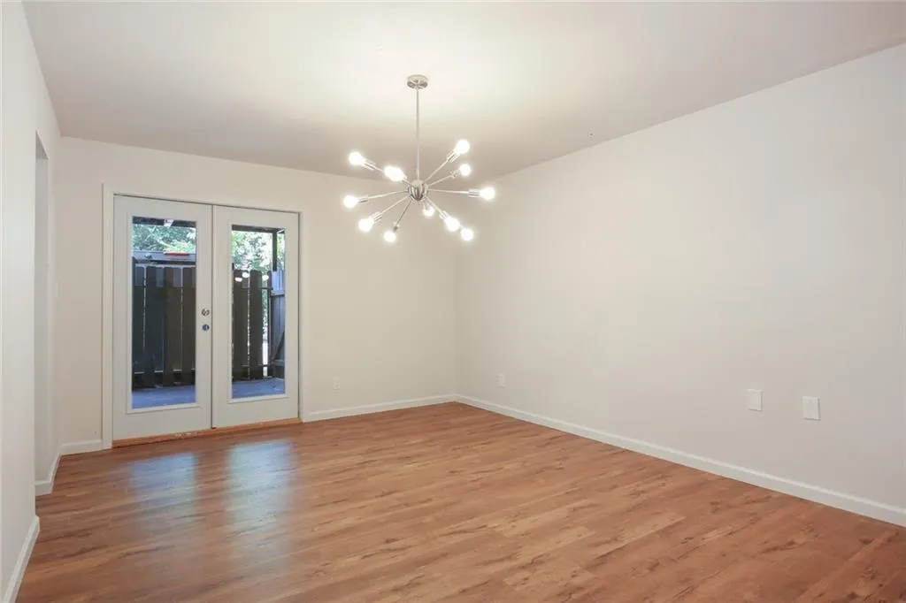 315 Winding River Drive Unit E, Sandy Springs, Georgia 30350, 3 Bedrooms Bedrooms, ,2 BathroomsBathrooms,Residential,Sold,315 Winding River Drive Unit E,6609331