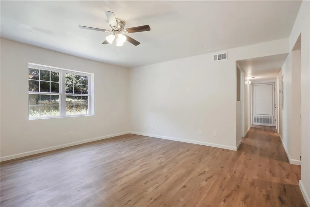 315 Winding River Drive Unit E, Sandy Springs, Georgia 30350, 3 Bedrooms Bedrooms, ,2 BathroomsBathrooms,Residential,Sold,315 Winding River Drive Unit E,6609331