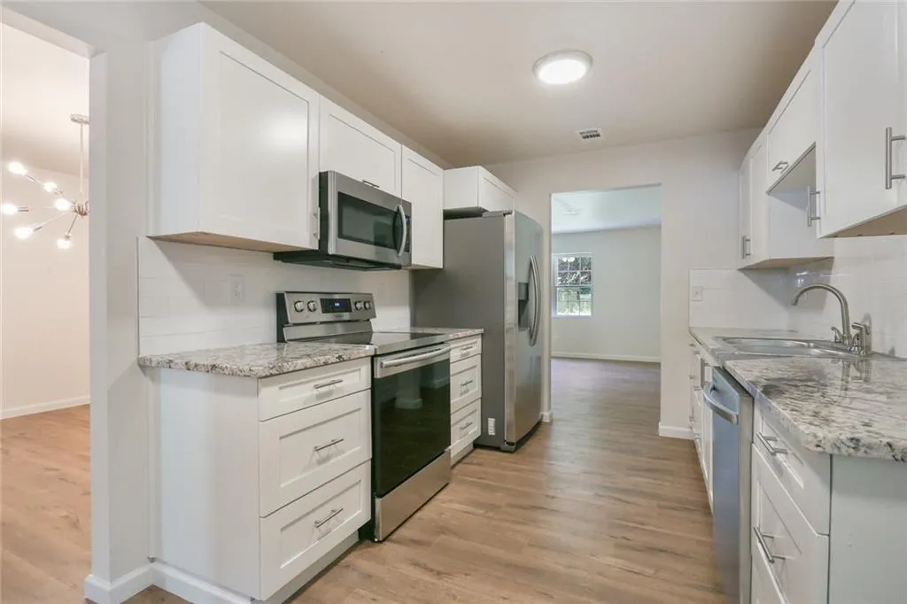 315 Winding River Drive Unit E, Sandy Springs, Georgia 30350, 3 Bedrooms Bedrooms, ,2 BathroomsBathrooms,Residential,Sold,315 Winding River Drive Unit E,6609331