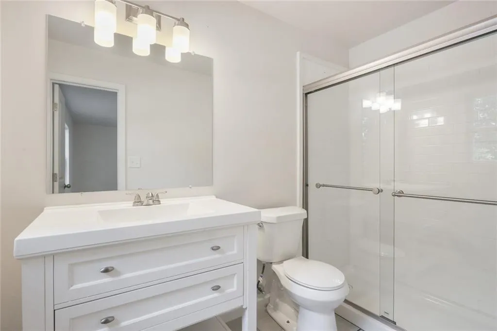 315 Winding River Drive Unit E, Sandy Springs, Georgia 30350, 3 Bedrooms Bedrooms, ,2 BathroomsBathrooms,Residential,Sold,315 Winding River Drive Unit E,6609331