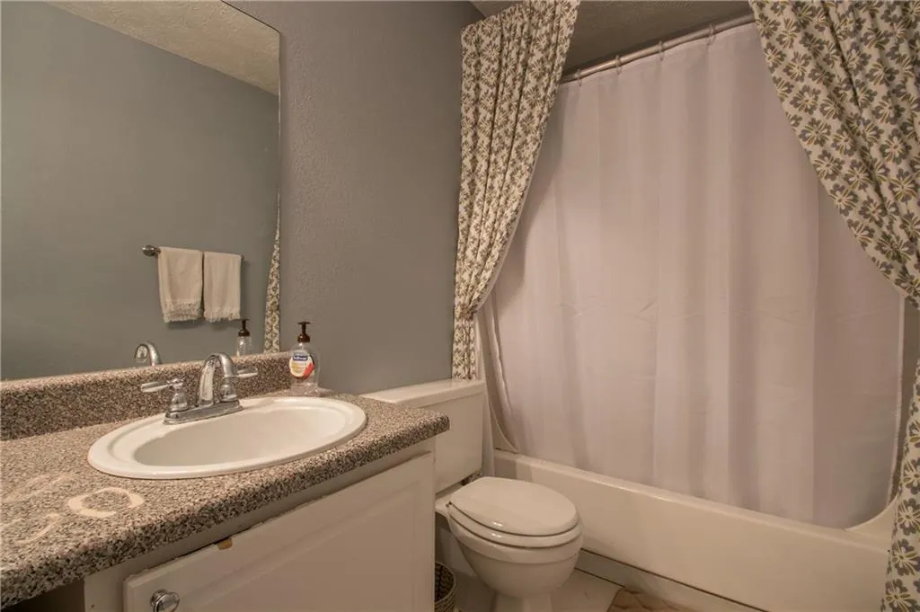 5145 Roswell Road Unit 1, Atlanta, Georgia 30342, 2 Bedrooms Bedrooms, ,1 BathroomBathrooms,Residential,Sold,5145 Roswell Road Unit 1,5997708