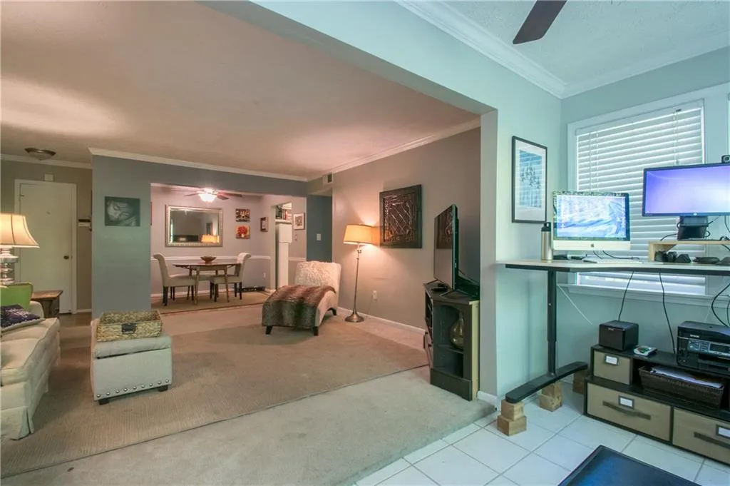5145 Roswell Road Unit 1, Atlanta, Georgia 30342, 2 Bedrooms Bedrooms, ,1 BathroomBathrooms,Residential,Sold,5145 Roswell Road Unit 1,5997708