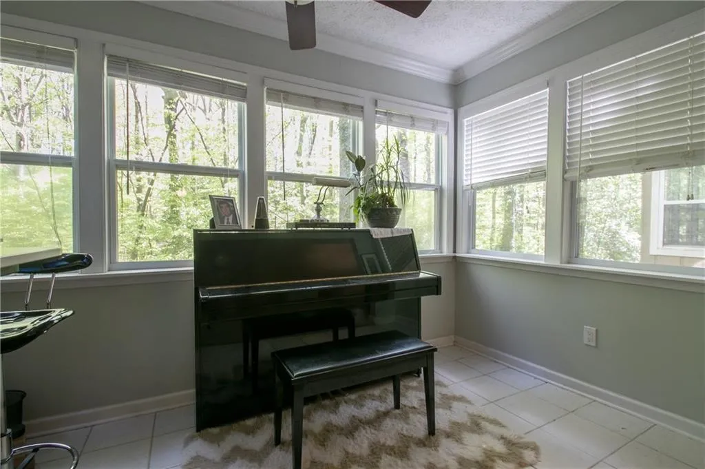 5145 Roswell Road Unit 1, Atlanta, Georgia 30342, 2 Bedrooms Bedrooms, ,1 BathroomBathrooms,Residential,Sold,5145 Roswell Road Unit 1,5997708