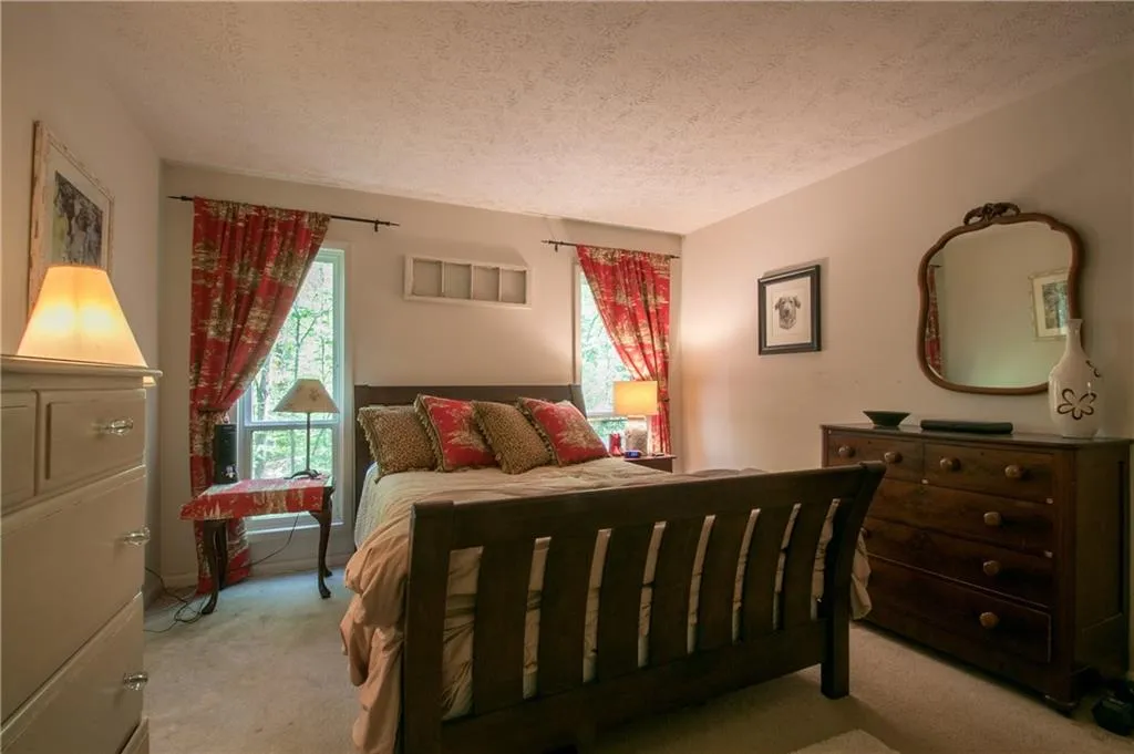 5145 Roswell Road Unit 1, Atlanta, Georgia 30342, 2 Bedrooms Bedrooms, ,1 BathroomBathrooms,Residential,Sold,5145 Roswell Road Unit 1,5997708