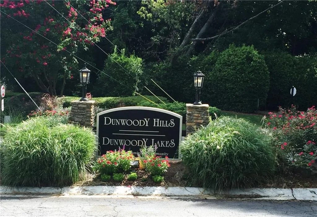1610 Vicksburg Place, Sandy Springs, Georgia 30350, 2 Bedrooms Bedrooms, ,2 BathroomsBathrooms,Residential,Sold,1610 Vicksburg Place,5734501