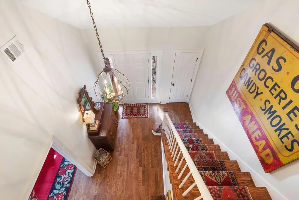 425 Greenlaurel Drive, Atlanta, Georgia 30342, 3 Bedrooms Bedrooms, ,3 BathroomsBathrooms,Residential,Sold,425 Greenlaurel Drive,6851711