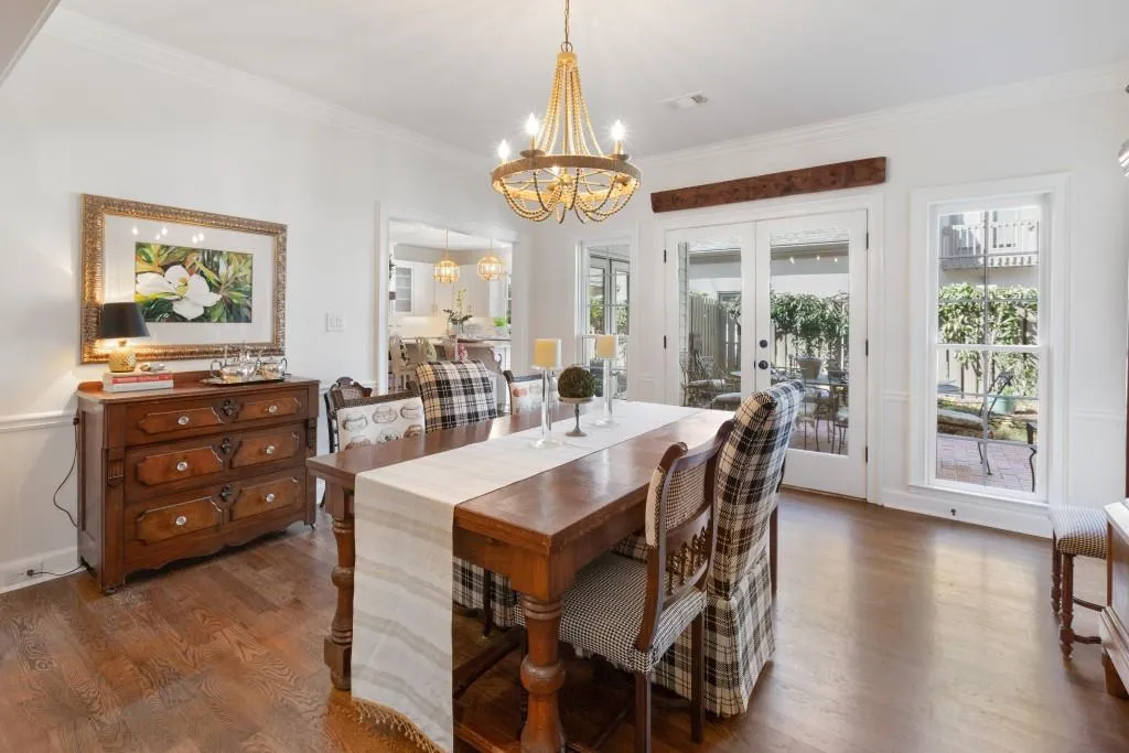 425 Greenlaurel Drive, Atlanta, Georgia 30342, 3 Bedrooms Bedrooms, ,3 BathroomsBathrooms,Residential,Sold,425 Greenlaurel Drive,6851711