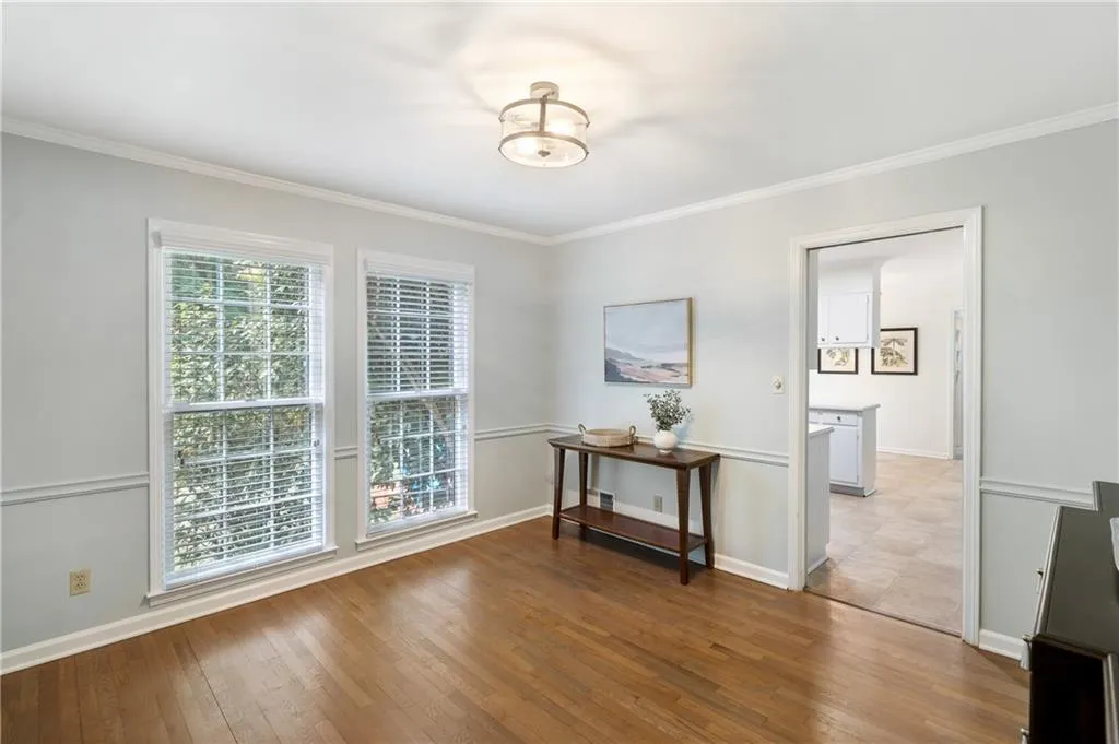 7160 Hunters Branch Drive, Atlanta, Georgia 30328, 5 Bedrooms Bedrooms, ,2 BathroomsBathrooms,Residential,Sold,7160 Hunters Branch Drive,7235016