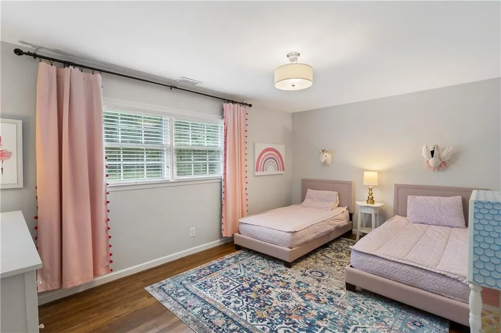 7160 Hunters Branch Drive, Atlanta, Georgia 30328, 5 Bedrooms Bedrooms, ,2 BathroomsBathrooms,Residential,Sold,7160 Hunters Branch Drive,7235016