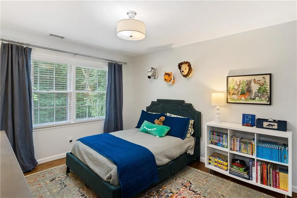7160 Hunters Branch Drive, Atlanta, Georgia 30328, 5 Bedrooms Bedrooms, ,2 BathroomsBathrooms,Residential,Sold,7160 Hunters Branch Drive,7235016