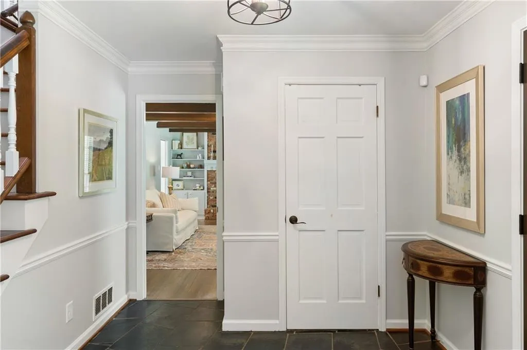 7160 Hunters Branch Drive, Atlanta, Georgia 30328, 5 Bedrooms Bedrooms, ,2 BathroomsBathrooms,Residential,Sold,7160 Hunters Branch Drive,7235016