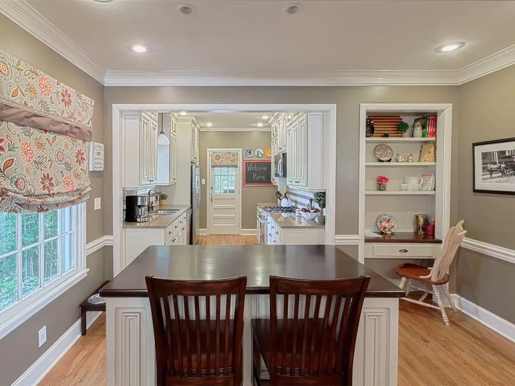 453 E Wesley Road Ne, Atlanta, Georgia 30305, 4 Bedrooms Bedrooms, ,3 BathroomsBathrooms,Residential,Sold,453 E Wesley Road Ne,5685136