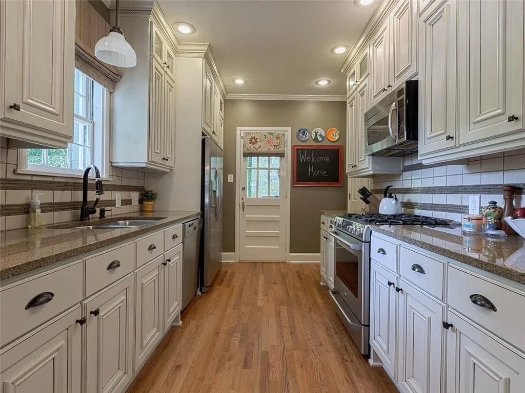 453 E Wesley Road Ne, Atlanta, Georgia 30305, 4 Bedrooms Bedrooms, ,3 BathroomsBathrooms,Residential,Sold,453 E Wesley Road Ne,5685136
