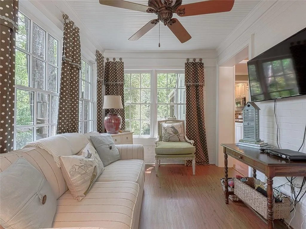 453 E Wesley Road Ne, Atlanta, Georgia 30305, 4 Bedrooms Bedrooms, ,3 BathroomsBathrooms,Residential,Sold,453 E Wesley Road Ne,5685136