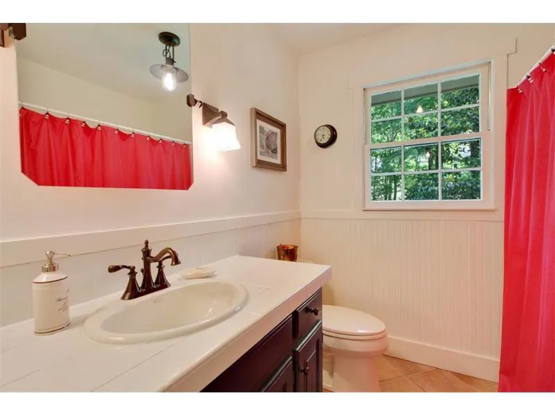 200 Old College Way, Sandy Springs, Georgia 30328, 5 Bedrooms Bedrooms, ,3 BathroomsBathrooms,Residential,Sold,200 Old College Way,5554259
