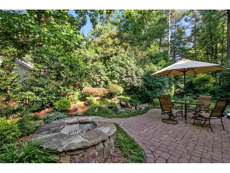 200 Old College Way, Sandy Springs, Georgia 30328, 5 Bedrooms Bedrooms, ,3 BathroomsBathrooms,Residential,Sold,200 Old College Way,5554259