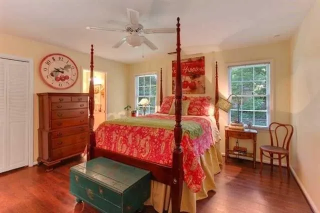 200 Old College Way, Sandy Springs, Georgia 30328, 5 Bedrooms Bedrooms, ,3 BathroomsBathrooms,Residential,Sold,200 Old College Way,5554259