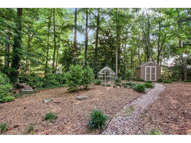 200 Old College Way, Sandy Springs, Georgia 30328, 5 Bedrooms Bedrooms, ,3 BathroomsBathrooms,Residential,Sold,200 Old College Way,5554259