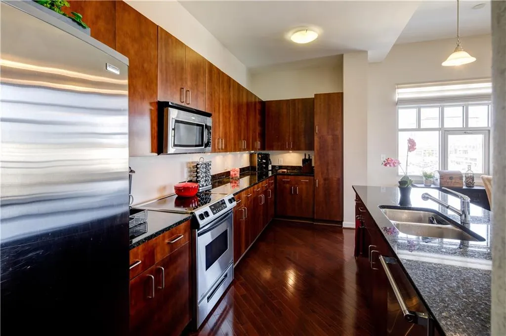 711 Cosmopolitan Drive Ne Unit 807, Atlanta, Georgia 30324, 2 Bedrooms Bedrooms, ,2 BathroomsBathrooms,Residential,Sold,711 Cosmopolitan Drive Ne Unit 807,5823270