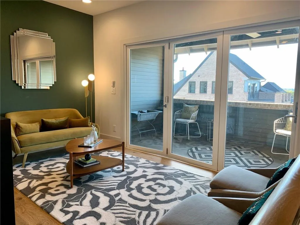 6633 Cadence Boulevard Unit 9, Sandy Springs, Georgia 30328, 2 Bedrooms Bedrooms, ,3 BathroomsBathrooms,Residential,Sold,6633 Cadence Boulevard Unit 9,6800621