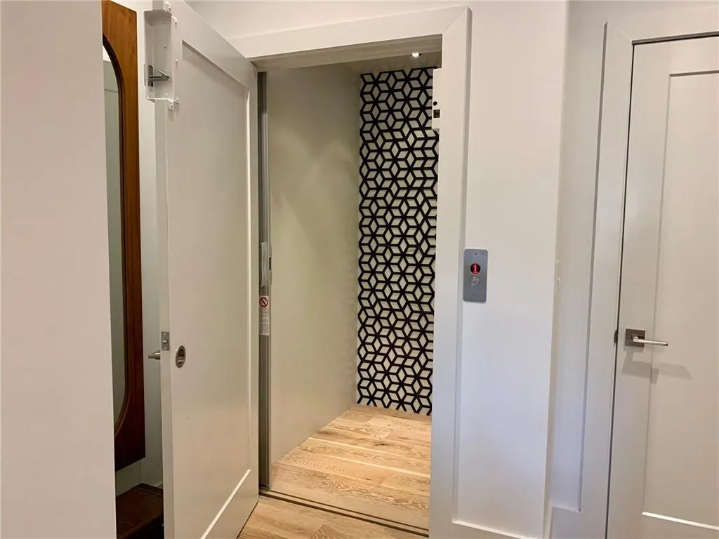 6633 Cadence Boulevard Unit 9, Sandy Springs, Georgia 30328, 2 Bedrooms Bedrooms, ,3 BathroomsBathrooms,Residential,Sold,6633 Cadence Boulevard Unit 9,6800621