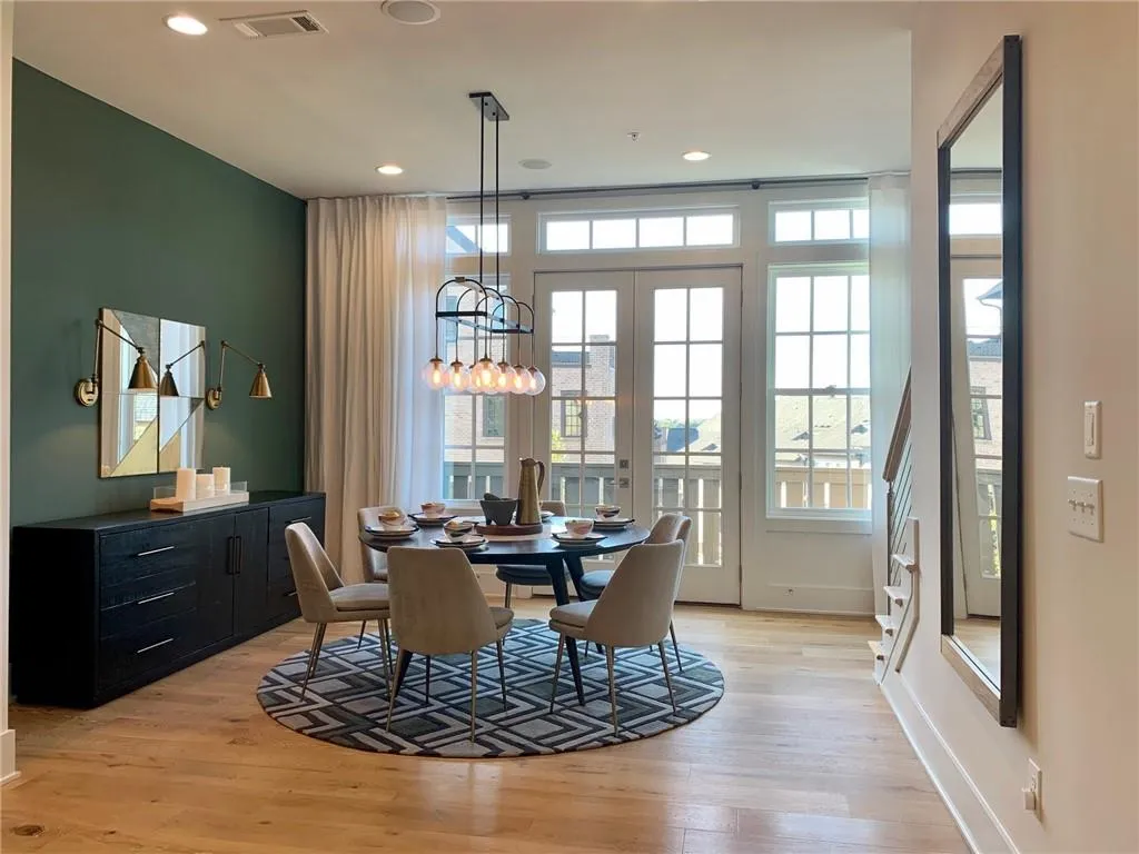 6633 Cadence Boulevard Unit 9, Sandy Springs, Georgia 30328, 2 Bedrooms Bedrooms, ,3 BathroomsBathrooms,Residential,Sold,6633 Cadence Boulevard Unit 9,6800621