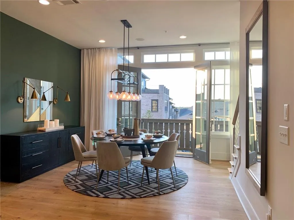 6633 Cadence Boulevard Unit 9, Sandy Springs, Georgia 30328, 2 Bedrooms Bedrooms, ,3 BathroomsBathrooms,Residential,Sold,6633 Cadence Boulevard Unit 9,6800621