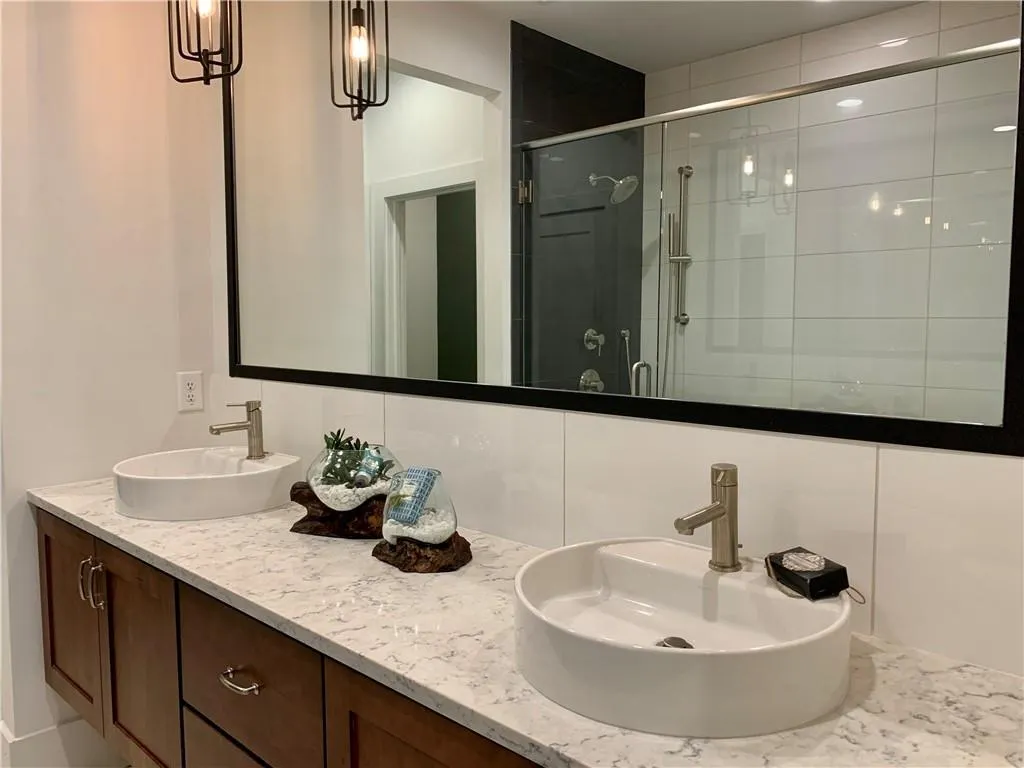 6633 Cadence Boulevard Unit 9, Sandy Springs, Georgia 30328, 2 Bedrooms Bedrooms, ,3 BathroomsBathrooms,Residential,Sold,6633 Cadence Boulevard Unit 9,6800621