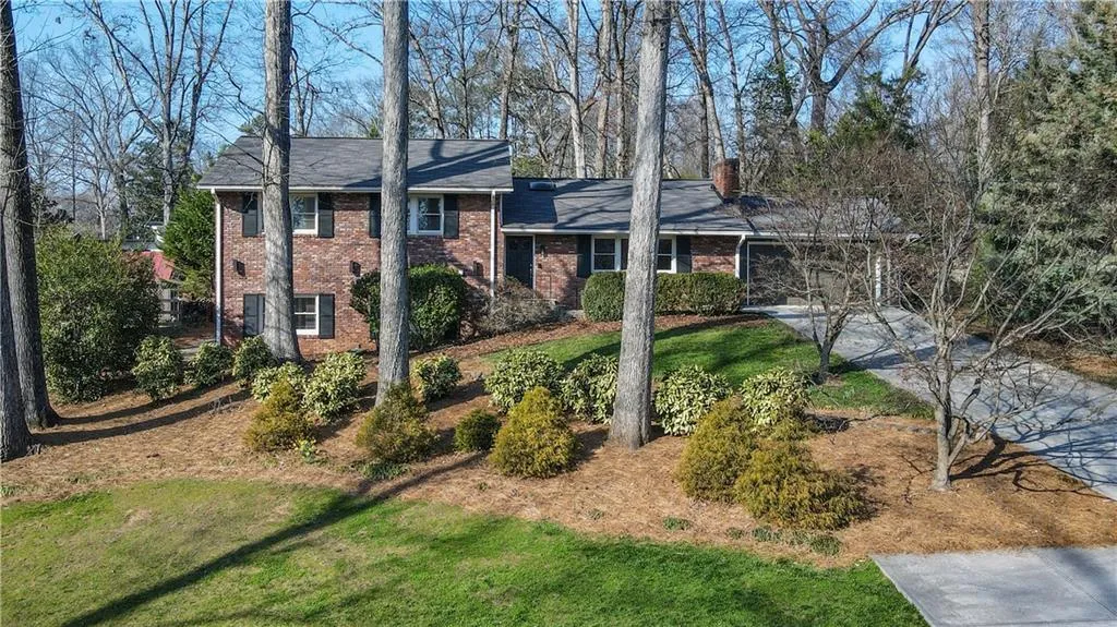 518 Timberland Drive, Sandy Springs, Georgia 30342, 4 Bedrooms Bedrooms, ,3 BathroomsBathrooms,Residential,Sold,518 Timberland Drive,7344381