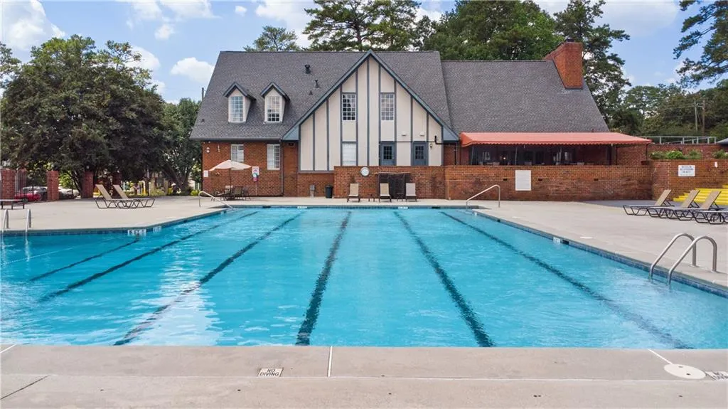 6851 Roswell Road Unit O28, Atlanta, Georgia 30328, 2 Bedrooms Bedrooms, ,2 BathroomsBathrooms,Residential,For Sale,6851 Roswell Road Unit O28,7642540